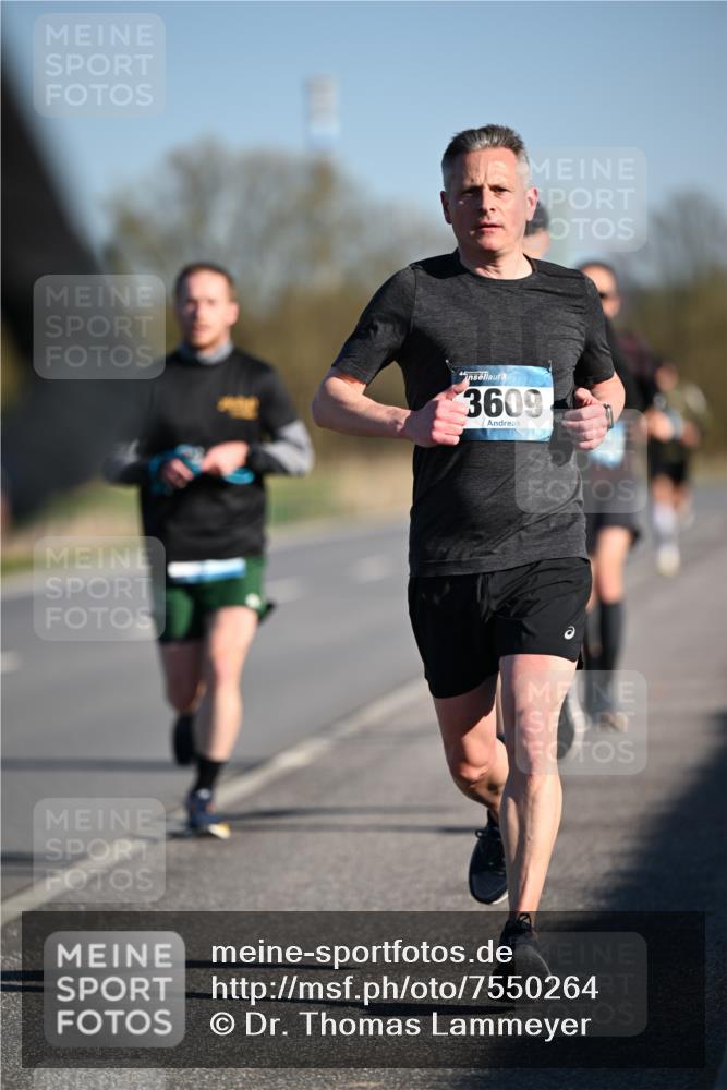 06.04.2025 - 44. Internationalen Wilhelmsburger Insellauf Dr. Thomas Lammeyer http://msf.ph/oto/7550264 06.04.2025 09:21:28 Laufen 3609 meine-sportfotos.de
