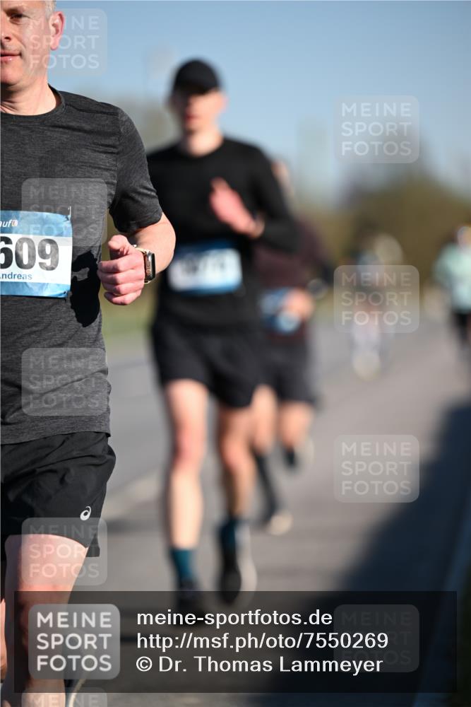 06.04.2025 - 44. Internationalen Wilhelmsburger Insellauf Dr. Thomas Lammeyer http://msf.ph/oto/7550269 06.04.2025 09:21:29 Laufen 509 meine-sportfotos.de