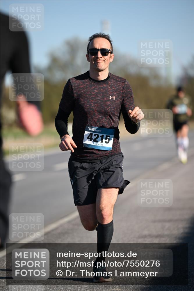 06.04.2025 - 44. Internationalen Wilhelmsburger Insellauf Dr. Thomas Lammeyer http://msf.ph/oto/7550276 06.04.2025 09:21:31 Laufen 4215 meine-sportfotos.de