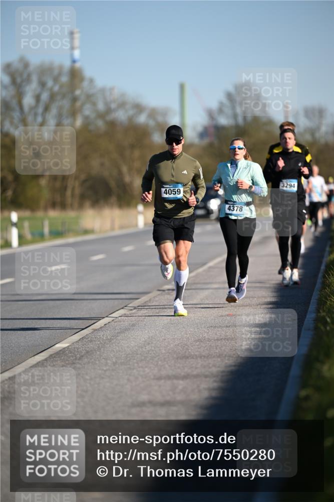 06.04.2025 - 44. Internationalen Wilhelmsburger Insellauf Dr. Thomas Lammeyer http://msf.ph/oto/7550280 06.04.2025 09:21:34 Laufen 4059, 4378, 3294 meine-sportfotos.de