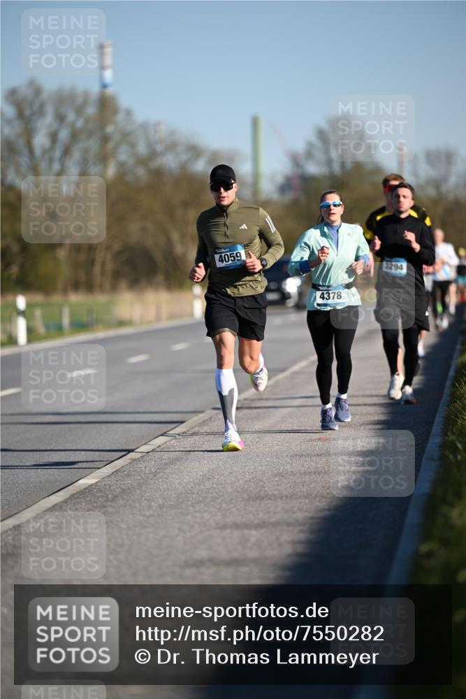 06.04.2025 - 44. Internationalen Wilhelmsburger Insellauf Dr. Thomas Lammeyer http://msf.ph/oto/7550282 06.04.2025 09:21:34 Laufen 4059, 4378, 3294 meine-sportfotos.de