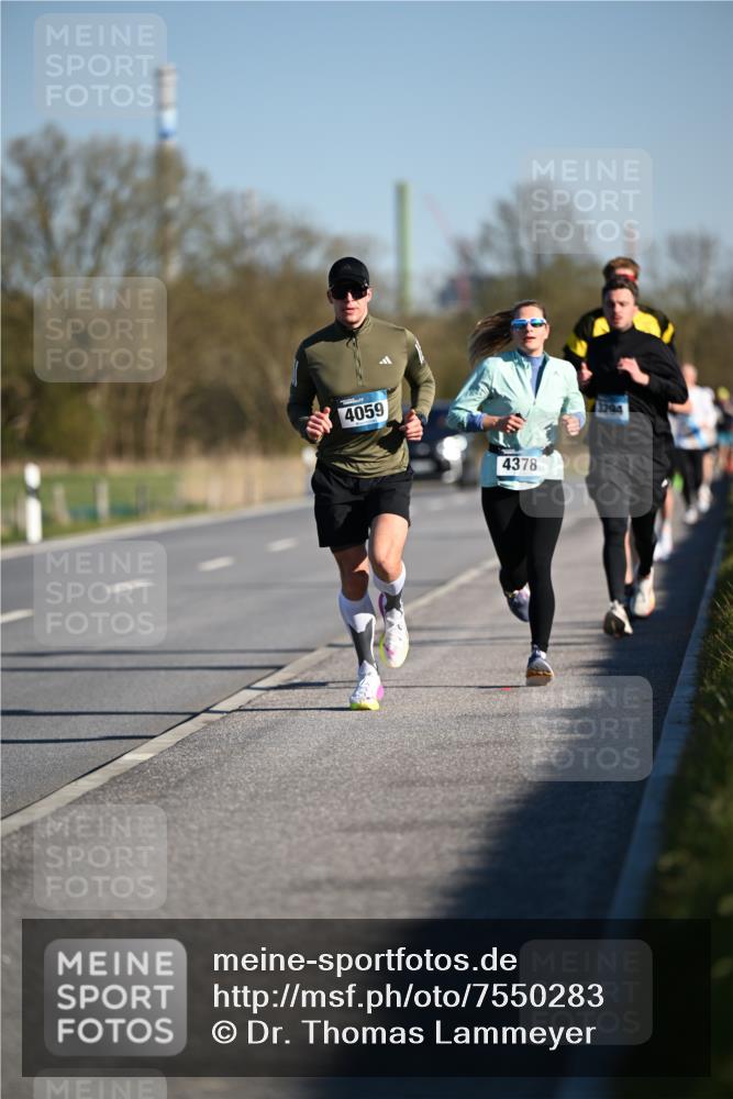 06.04.2025 - 44. Internationalen Wilhelmsburger Insellauf Dr. Thomas Lammeyer http://msf.ph/oto/7550283 06.04.2025 09:21:34 Laufen 4059, 4378, 3294 meine-sportfotos.de