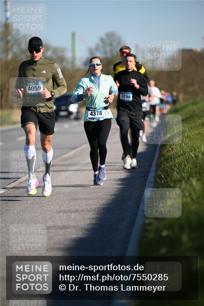 06.04.2025 - 44. Internationalen Wilhelmsburger Insellauf Dr. Thomas Lammeyer http://msf.ph/oto/7550285 06.04.2025 09:21:35 Laufen 4059, 4378, 3294 meine-sportfotos.de