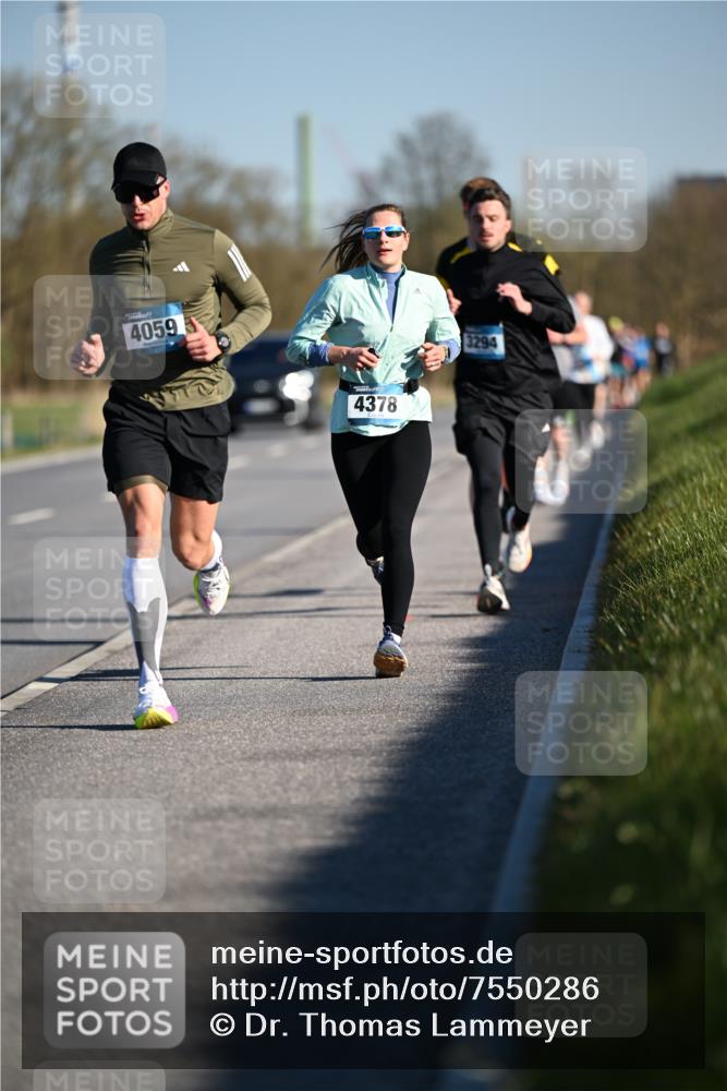 06.04.2025 - 44. Internationalen Wilhelmsburger Insellauf Dr. Thomas Lammeyer http://msf.ph/oto/7550286 06.04.2025 09:21:36 Laufen 4059, 4378, 3294 meine-sportfotos.de