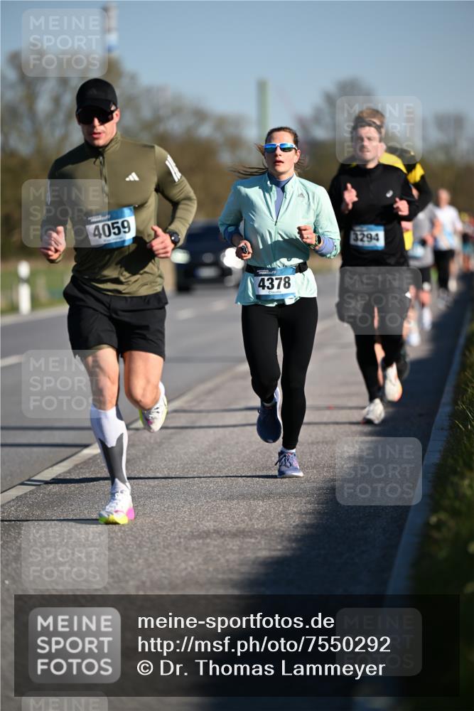 06.04.2025 - 44. Internationalen Wilhelmsburger Insellauf Dr. Thomas Lammeyer http://msf.ph/oto/7550292 06.04.2025 09:21:36 Laufen 4059, 4378, 3294 meine-sportfotos.de