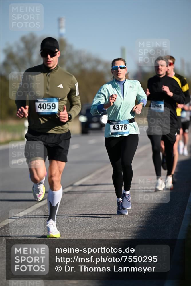 06.04.2025 - 44. Internationalen Wilhelmsburger Insellauf Dr. Thomas Lammeyer http://msf.ph/oto/7550295 06.04.2025 09:21:37 Laufen 4059, 4378, 3294 meine-sportfotos.de