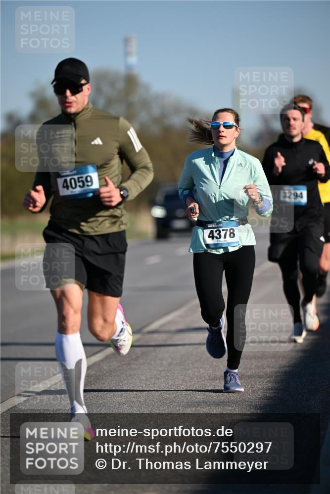 06.04.2025 - 44. Internationalen Wilhelmsburger Insellauf Dr. Thomas Lammeyer http://msf.ph/oto/7550297 06.04.2025 09:21:37 Laufen 4059, 4378, 3294 meine-sportfotos.de