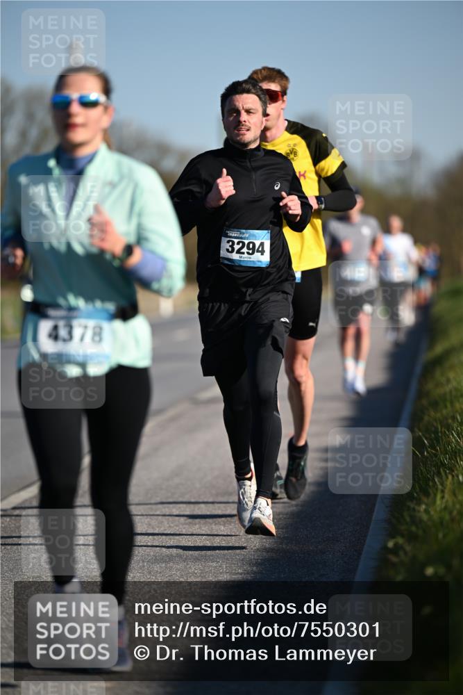 06.04.2025 - 44. Internationalen Wilhelmsburger Insellauf Dr. Thomas Lammeyer http://msf.ph/oto/7550301 06.04.2025 09:21:38 Laufen 4378, 3294 meine-sportfotos.de