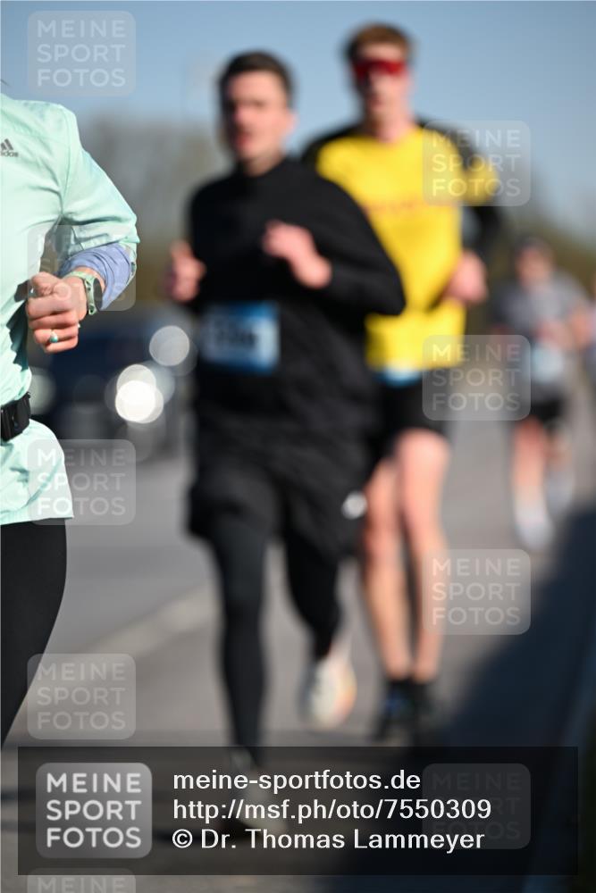 06.04.2025 - 44. Internationalen Wilhelmsburger Insellauf Dr. Thomas Lammeyer http://msf.ph/oto/7550309 06.04.2025 09:21:39 Laufen  meine-sportfotos.de