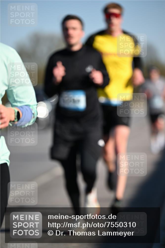 06.04.2025 - 44. Internationalen Wilhelmsburger Insellauf Dr. Thomas Lammeyer http://msf.ph/oto/7550310 06.04.2025 09:21:40 Laufen  meine-sportfotos.de