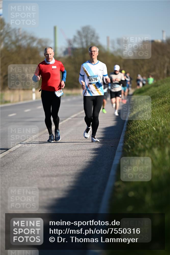 06.04.2025 - 44. Internationalen Wilhelmsburger Insellauf Dr. Thomas Lammeyer http://msf.ph/oto/7550316 06.04.2025 09:21:46 Laufen 346, 4576 meine-sportfotos.de