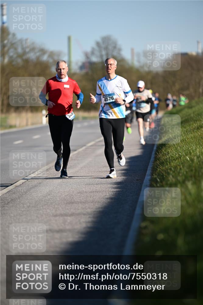06.04.2025 - 44. Internationalen Wilhelmsburger Insellauf Dr. Thomas Lammeyer http://msf.ph/oto/7550318 06.04.2025 09:21:47 Laufen 346, 4576 meine-sportfotos.de
