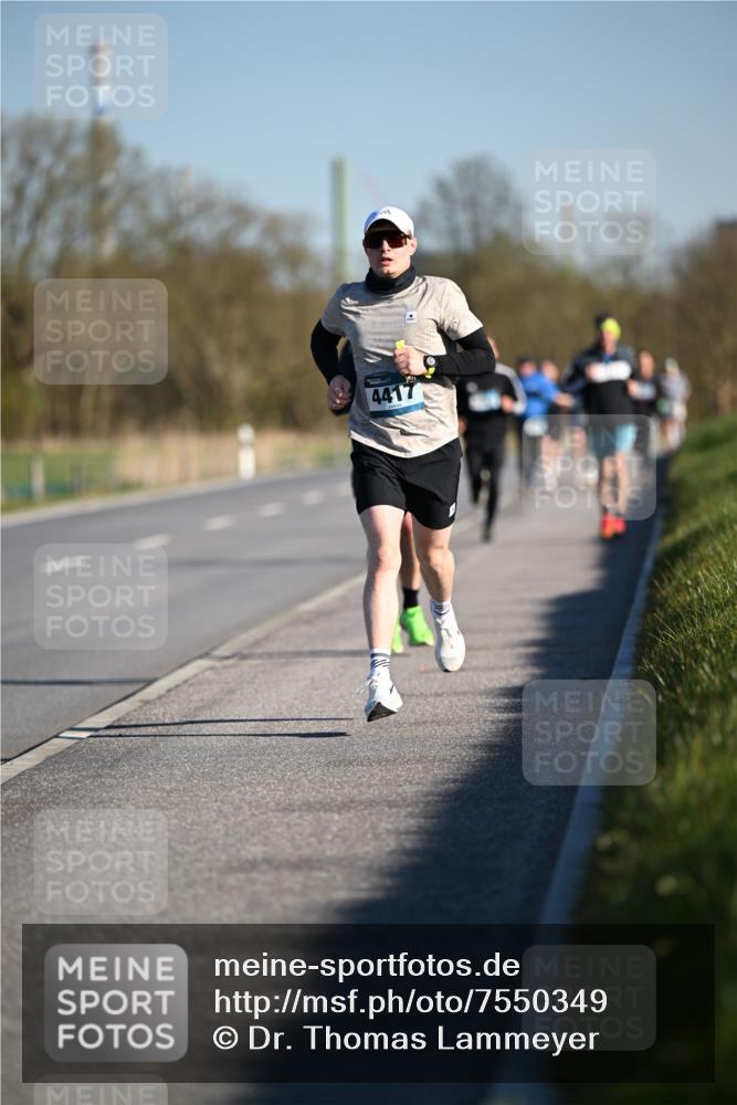 06.04.2025 - 44. Internationalen Wilhelmsburger Insellauf Dr. Thomas Lammeyer http://msf.ph/oto/7550349 06.04.2025 09:21:53 Laufen 4417 meine-sportfotos.de