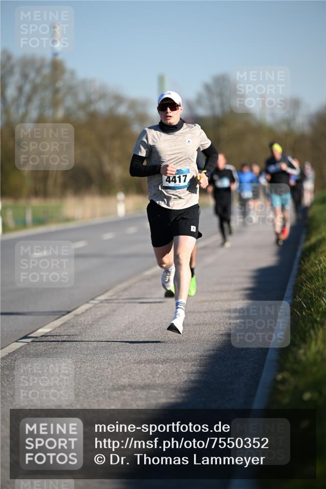 06.04.2025 - 44. Internationalen Wilhelmsburger Insellauf Dr. Thomas Lammeyer http://msf.ph/oto/7550352 06.04.2025 09:21:53 Laufen 4417 meine-sportfotos.de