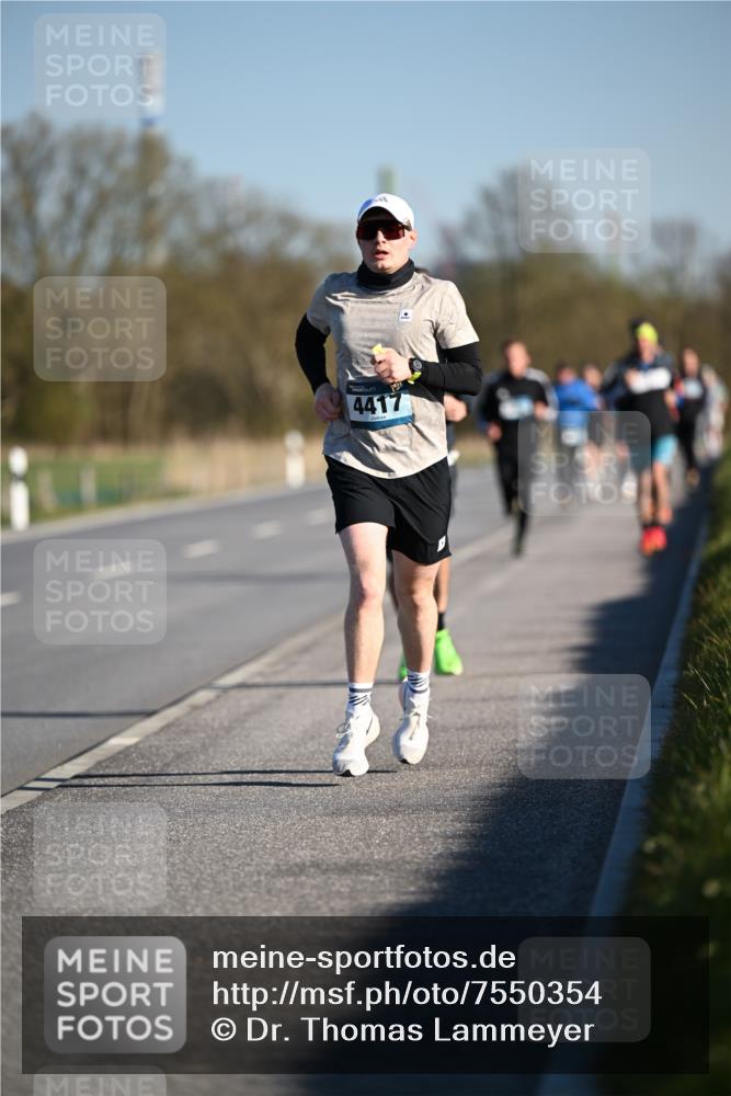 06.04.2025 - 44. Internationalen Wilhelmsburger Insellauf Dr. Thomas Lammeyer http://msf.ph/oto/7550354 06.04.2025 09:21:54 Laufen 4417 meine-sportfotos.de