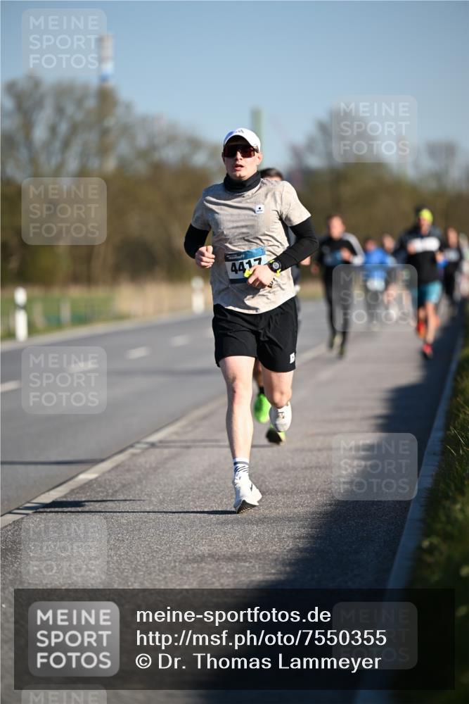 06.04.2025 - 44. Internationalen Wilhelmsburger Insellauf Dr. Thomas Lammeyer http://msf.ph/oto/7550355 06.04.2025 09:21:54 Laufen  meine-sportfotos.de