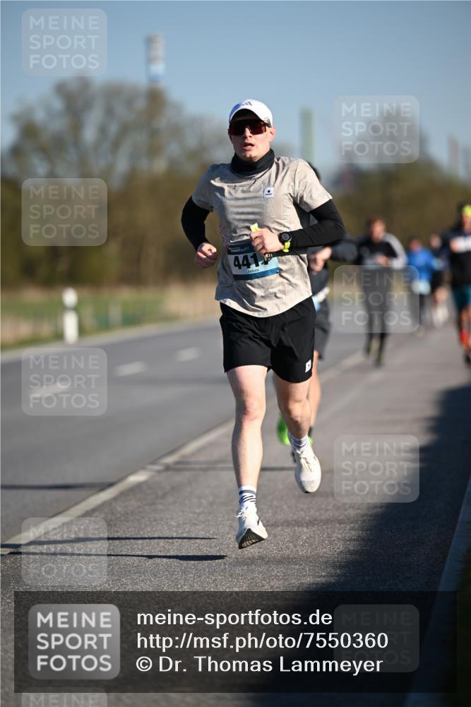 06.04.2025 - 44. Internationalen Wilhelmsburger Insellauf Dr. Thomas Lammeyer http://msf.ph/oto/7550360 06.04.2025 09:21:54 Laufen 441 meine-sportfotos.de