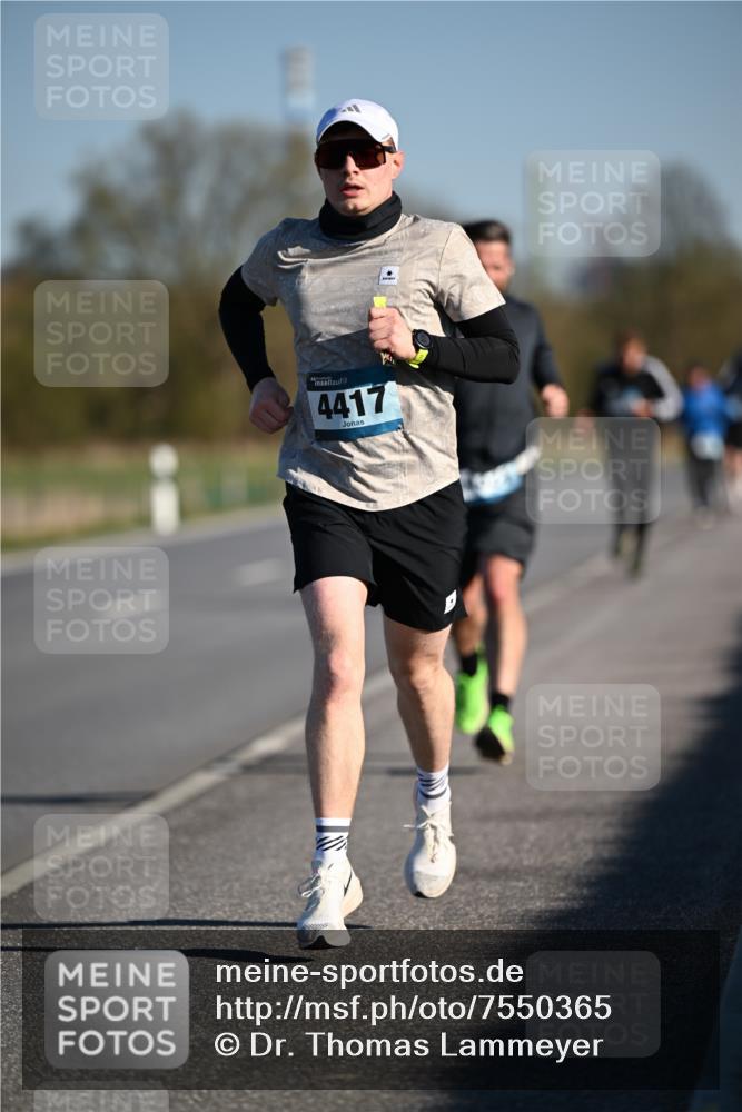 06.04.2025 - 44. Internationalen Wilhelmsburger Insellauf Dr. Thomas Lammeyer http://msf.ph/oto/7550365 06.04.2025 09:21:55 Laufen 4417 meine-sportfotos.de