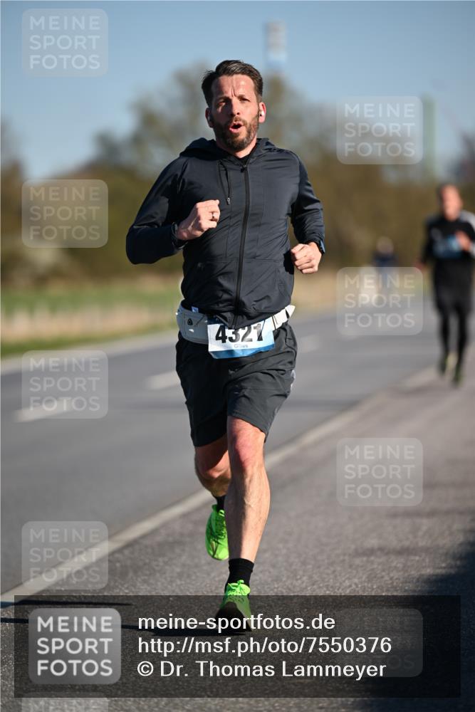 06.04.2025 - 44. Internationalen Wilhelmsburger Insellauf Dr. Thomas Lammeyer http://msf.ph/oto/7550376 06.04.2025 09:21:57 Laufen 4327 meine-sportfotos.de