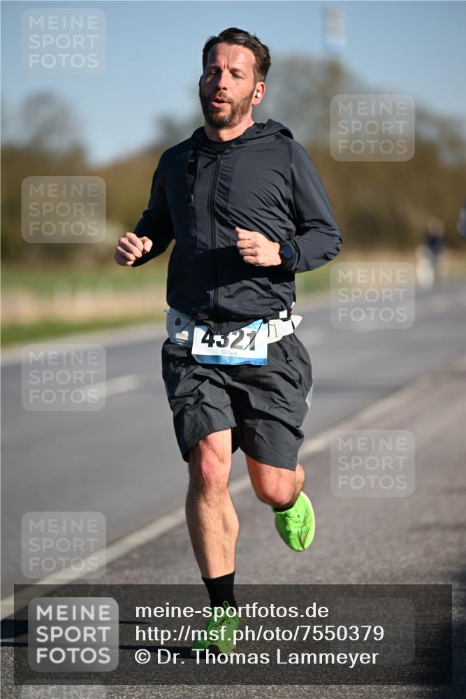 06.04.2025 - 44. Internationalen Wilhelmsburger Insellauf Dr. Thomas Lammeyer http://msf.ph/oto/7550379 06.04.2025 09:21:58 Laufen 4327 meine-sportfotos.de