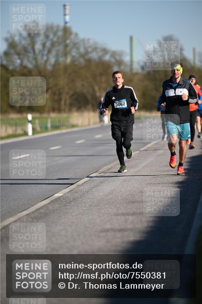 06.04.2025 - 44. Internationalen Wilhelmsburger Insellauf Dr. Thomas Lammeyer http://msf.ph/oto/7550381 06.04.2025 09:21:59 Laufen 3062 meine-sportfotos.de