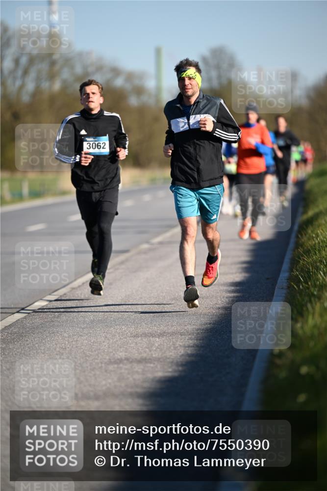 06.04.2025 - 44. Internationalen Wilhelmsburger Insellauf Dr. Thomas Lammeyer http://msf.ph/oto/7550390 06.04.2025 09:22:00 Laufen 3062 meine-sportfotos.de