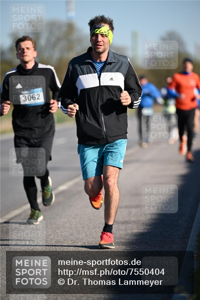 06.04.2025 - 44. Internationalen Wilhelmsburger Insellauf Dr. Thomas Lammeyer http://msf.ph/oto/7550404 06.04.2025 09:22:02 Laufen 3062 meine-sportfotos.de