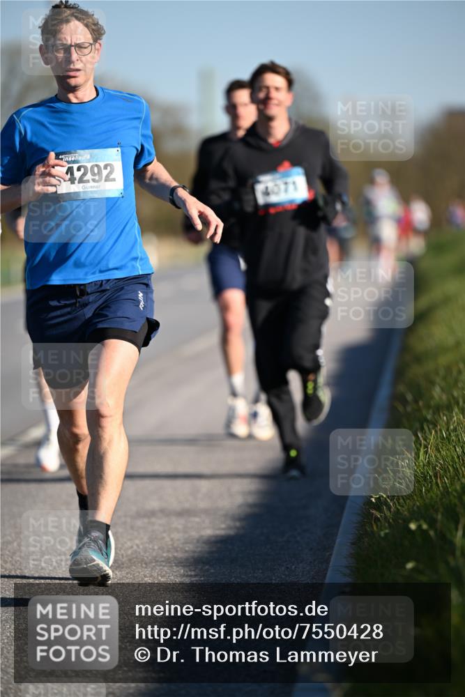 06.04.2025 - 44. Internationalen Wilhelmsburger Insellauf Dr. Thomas Lammeyer http://msf.ph/oto/7550428 06.04.2025 09:22:10 Laufen 4292 meine-sportfotos.de