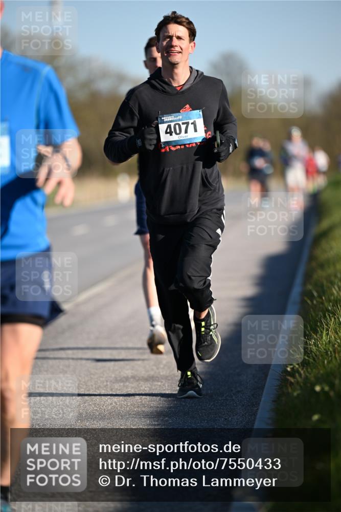 06.04.2025 - 44. Internationalen Wilhelmsburger Insellauf Dr. Thomas Lammeyer http://msf.ph/oto/7550433 06.04.2025 09:22:11 Laufen 4071 meine-sportfotos.de
