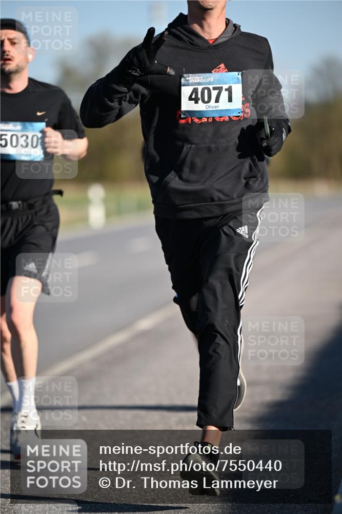 06.04.2025 - 44. Internationalen Wilhelmsburger Insellauf Dr. Thomas Lammeyer http://msf.ph/oto/7550440 06.04.2025 09:22:12 Laufen 5030, 4071 meine-sportfotos.de