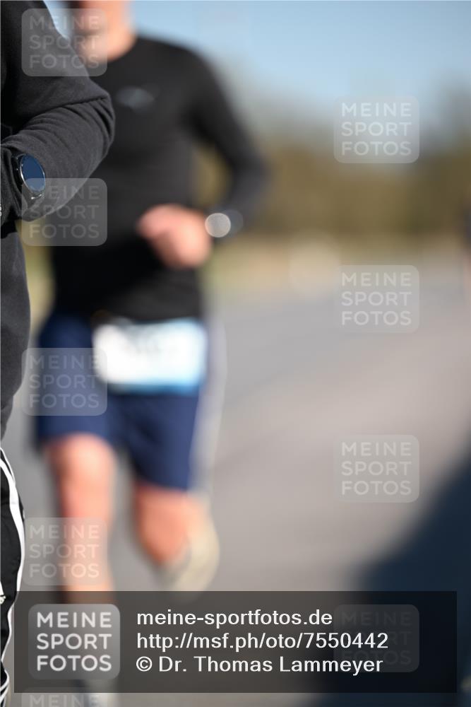 06.04.2025 - 44. Internationalen Wilhelmsburger Insellauf Dr. Thomas Lammeyer http://msf.ph/oto/7550442 06.04.2025 09:22:13 Laufen  meine-sportfotos.de