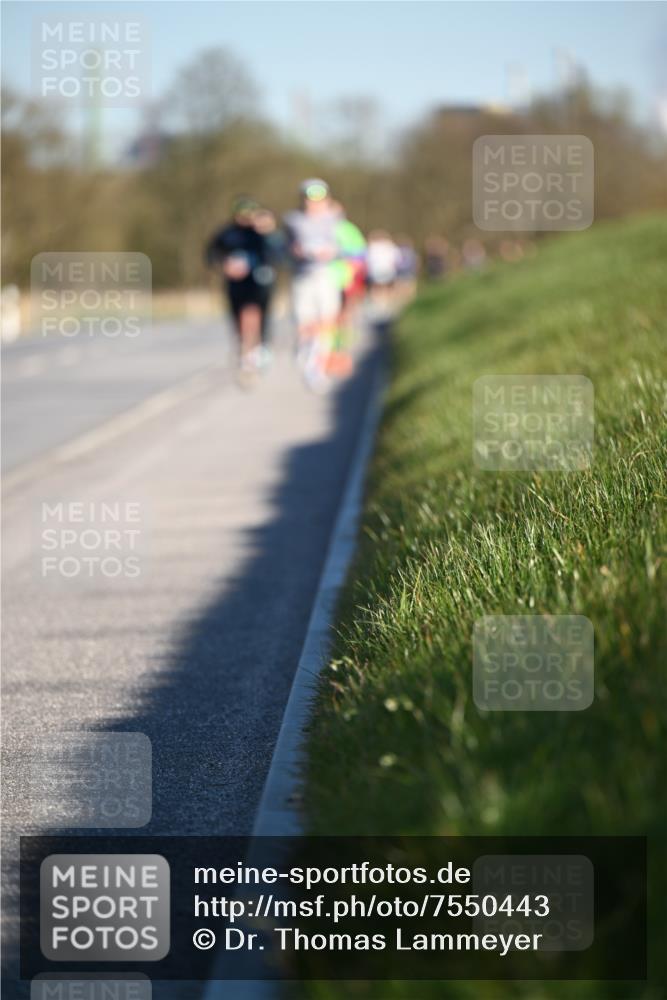 06.04.2025 - 44. Internationalen Wilhelmsburger Insellauf Dr. Thomas Lammeyer http://msf.ph/oto/7550443 06.04.2025 09:22:14 Laufen  meine-sportfotos.de