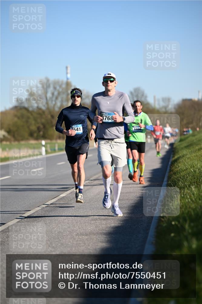 06.04.2025 - 44. Internationalen Wilhelmsburger Insellauf Dr. Thomas Lammeyer http://msf.ph/oto/7550451 06.04.2025 09:22:23 Laufen 541, 3768 meine-sportfotos.de