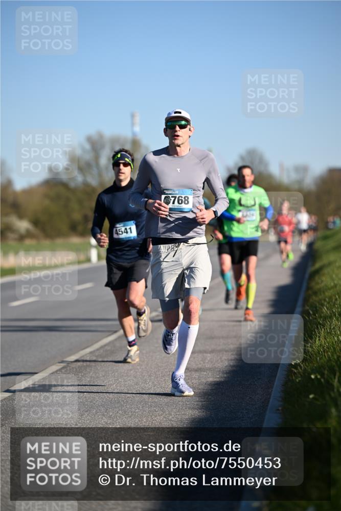 06.04.2025 - 44. Internationalen Wilhelmsburger Insellauf Dr. Thomas Lammeyer http://msf.ph/oto/7550453 06.04.2025 09:22:24 Laufen 4541, 768, 330 meine-sportfotos.de