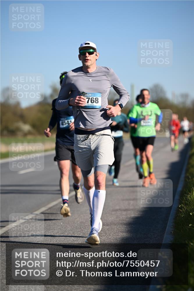 06.04.2025 - 44. Internationalen Wilhelmsburger Insellauf Dr. Thomas Lammeyer http://msf.ph/oto/7550457 06.04.2025 09:22:24 Laufen 4541, 768, 34 meine-sportfotos.de
