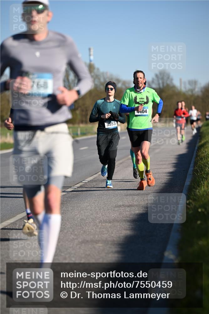 06.04.2025 - 44. Internationalen Wilhelmsburger Insellauf Dr. Thomas Lammeyer http://msf.ph/oto/7550459 06.04.2025 09:22:25 Laufen 768, 3353, 4404 meine-sportfotos.de