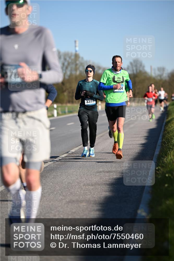 06.04.2025 - 44. Internationalen Wilhelmsburger Insellauf Dr. Thomas Lammeyer http://msf.ph/oto/7550460 06.04.2025 09:22:25 Laufen 370, 3353, 04 meine-sportfotos.de