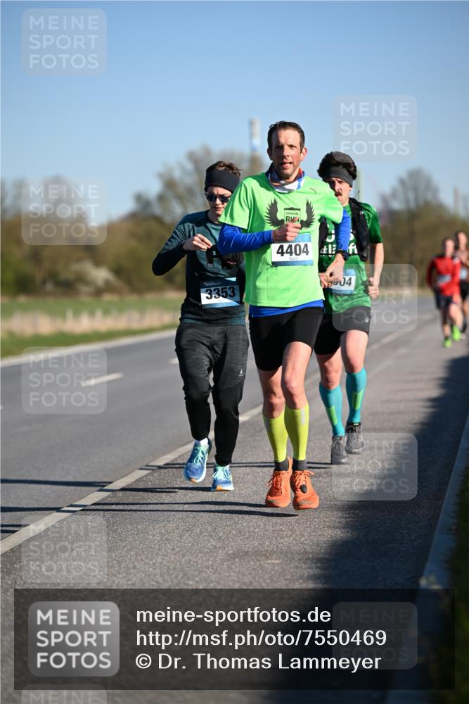 06.04.2025 - 44. Internationalen Wilhelmsburger Insellauf Dr. Thomas Lammeyer http://msf.ph/oto/7550469 06.04.2025 09:22:27 Laufen 3353, 4404, 04 meine-sportfotos.de