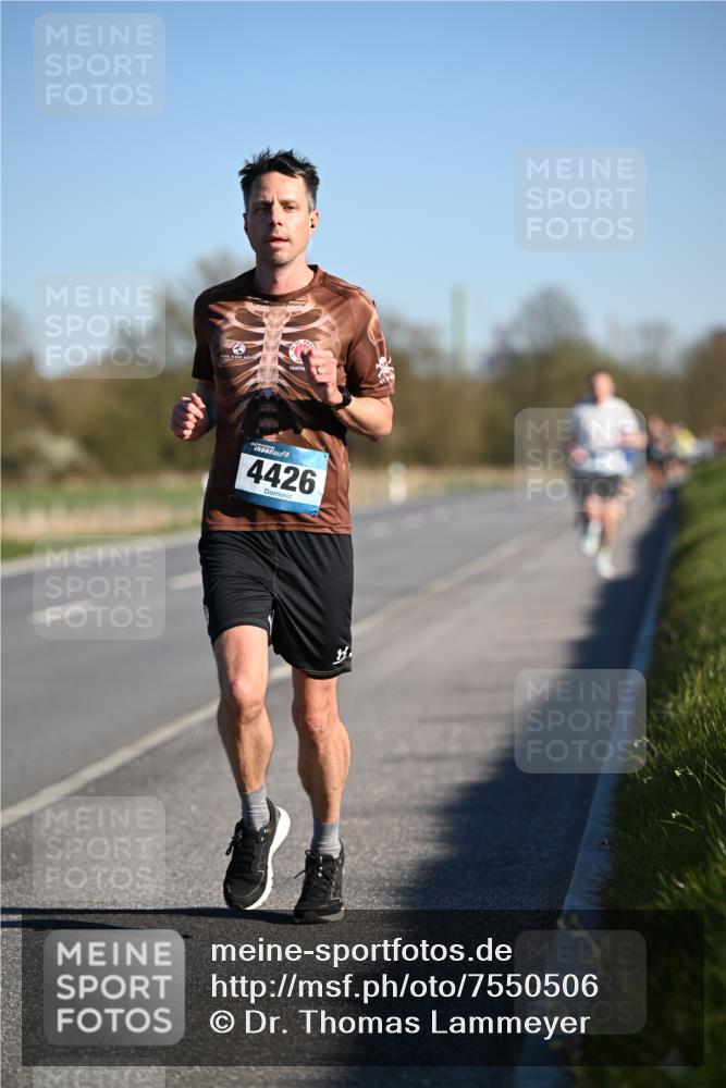 06.04.2025 - 44. Internationalen Wilhelmsburger Insellauf Dr. Thomas Lammeyer http://msf.ph/oto/7550506 06.04.2025 09:22:36 Laufen 4426 meine-sportfotos.de