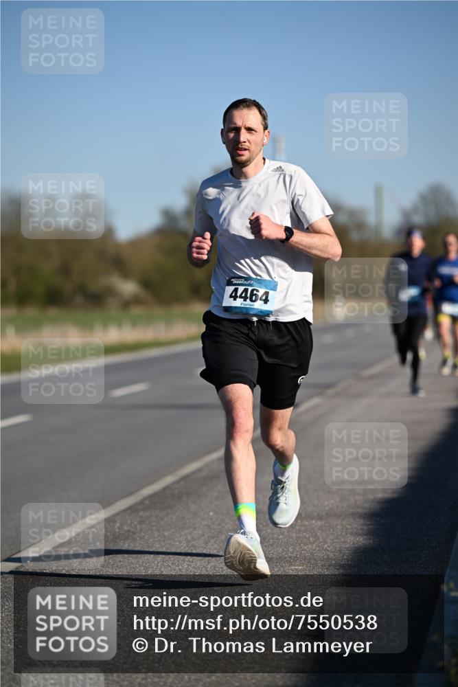06.04.2025 - 44. Internationalen Wilhelmsburger Insellauf Dr. Thomas Lammeyer http://msf.ph/oto/7550538 06.04.2025 09:22:43 Laufen 4464 meine-sportfotos.de