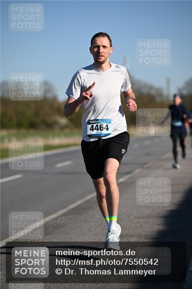 06.04.2025 - 44. Internationalen Wilhelmsburger Insellauf Dr. Thomas Lammeyer http://msf.ph/oto/7550542 06.04.2025 09:22:43 Laufen 4464 meine-sportfotos.de