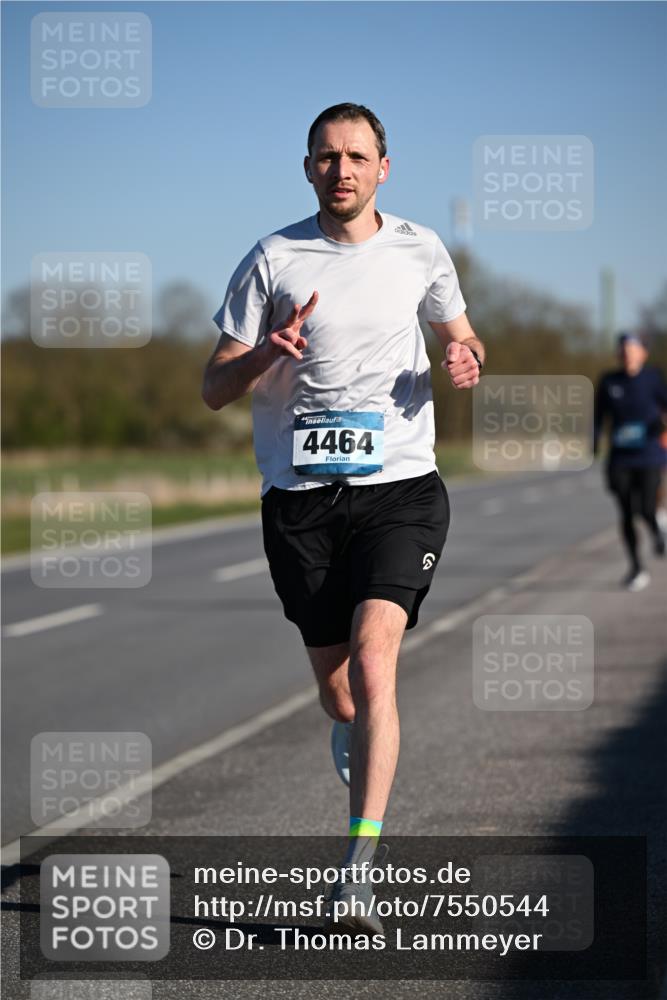 06.04.2025 - 44. Internationalen Wilhelmsburger Insellauf Dr. Thomas Lammeyer http://msf.ph/oto/7550544 06.04.2025 09:22:43 Laufen 4464 meine-sportfotos.de