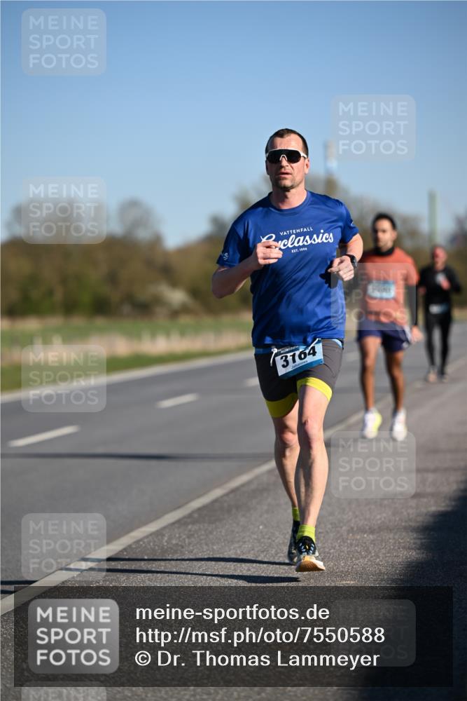 06.04.2025 - 44. Internationalen Wilhelmsburger Insellauf Dr. Thomas Lammeyer http://msf.ph/oto/7550588 06.04.2025 09:22:48 Laufen 1996, 3164 meine-sportfotos.de