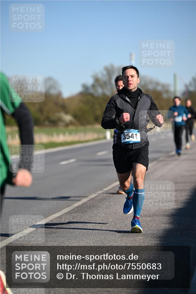 06.04.2025 - 44. Internationalen Wilhelmsburger Insellauf Dr. Thomas Lammeyer http://msf.ph/oto/7550683 06.04.2025 09:22:59 Laufen 3541 meine-sportfotos.de