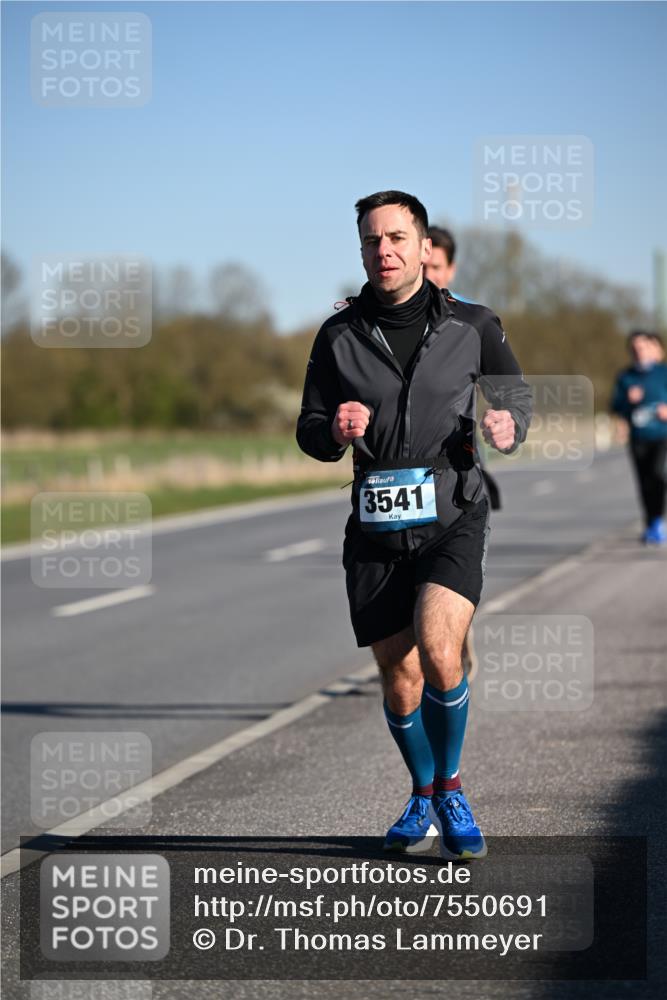 06.04.2025 - 44. Internationalen Wilhelmsburger Insellauf Dr. Thomas Lammeyer http://msf.ph/oto/7550691 06.04.2025 09:22:59 Laufen 3541 meine-sportfotos.de