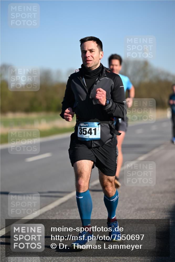 06.04.2025 - 44. Internationalen Wilhelmsburger Insellauf Dr. Thomas Lammeyer http://msf.ph/oto/7550697 06.04.2025 09:23:00 Laufen 3541 meine-sportfotos.de