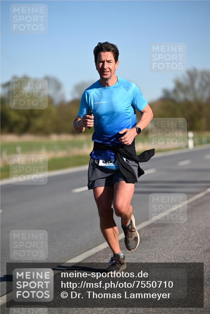 06.04.2025 - 44. Internationalen Wilhelmsburger Insellauf Dr. Thomas Lammeyer http://msf.ph/oto/7550710 06.04.2025 09:23:01 Laufen  meine-sportfotos.de