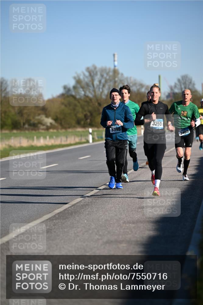 06.04.2025 - 44. Internationalen Wilhelmsburger Insellauf Dr. Thomas Lammeyer http://msf.ph/oto/7550716 06.04.2025 09:23:02 Laufen 3395, 3250, 3469 meine-sportfotos.de