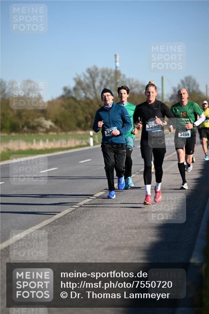 06.04.2025 - 44. Internationalen Wilhelmsburger Insellauf Dr. Thomas Lammeyer http://msf.ph/oto/7550720 06.04.2025 09:23:03 Laufen 33, 3250, 3469 meine-sportfotos.de