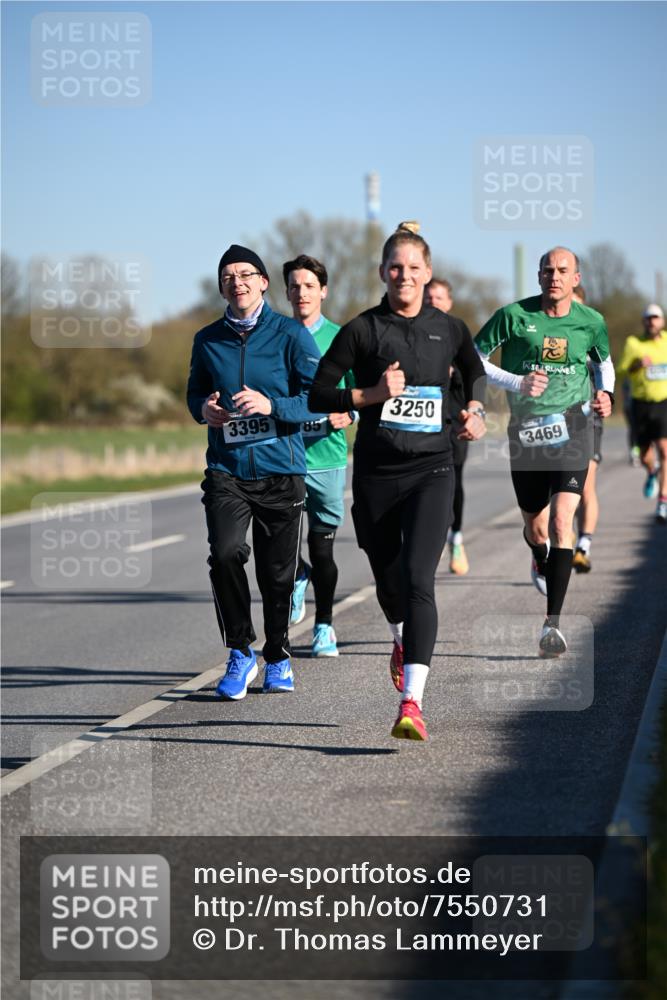 06.04.2025 - 44. Internationalen Wilhelmsburger Insellauf Dr. Thomas Lammeyer http://msf.ph/oto/7550731 06.04.2025 09:23:04 Laufen 3395, 85, 3250, 3469 meine-sportfotos.de